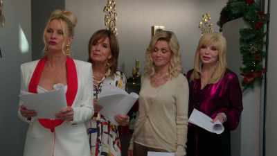 -Very considerate.
-I think I'll go for a walk. - Ladies of the '80s: A Divas Christmas