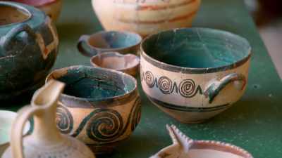 Very few Minoans were rich enough
to own things like this. - Raiders of the Lost Past with Janina Ramirez