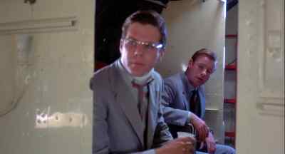 - Very hot in here.
- Sure is. Look at him. - Cuba