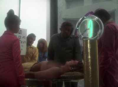 Very impressive. Mmm-hmm. - The Six Million Dollar Man
