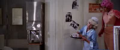 Vi? I dropped out. - Grease