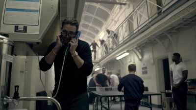 - Vic?
- Loud and clear, my angel. - Snatch