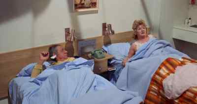 Vic! Vic! Look up there. - Carry on Abroad