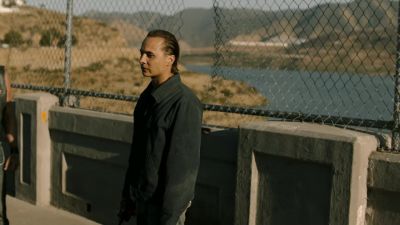 Victor, get in the boat. - Fear the Walking Dead