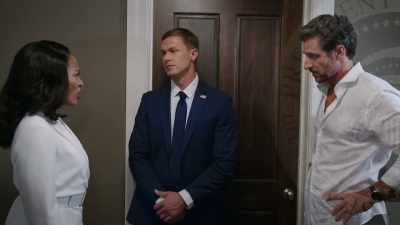 VICTORIA: IS SHE IN THERE?
HUNTER: MAX, - Tyler Perry's The Oval