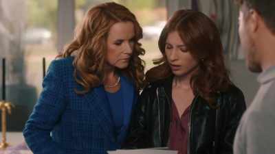 VICTORIA: That's a strange mark. - The Spencer Sisters
