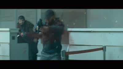 VILAIN: Hold them up! - The Expendables 2