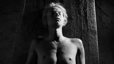 Violence.
Imagery like lithographs. - The Story of Film: A New Generation