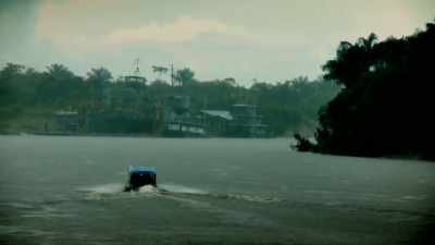 VIOLENT STORMS BLOW
IN SUDDENLY HERE, - Expedition Mungo