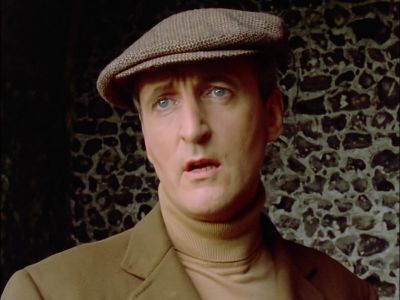 Violet, go back to the house,
and get Sergeant Baker. - Agatha Christie's Poirot