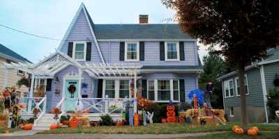 [Violet] Okay, kids,
you can't have candy for breakfast, - Hubie Halloween