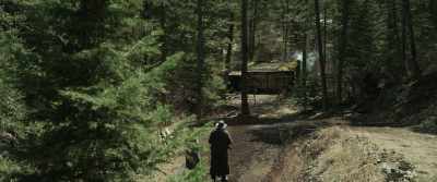 Violet: These tracks,
they're fresh. - Murder at Yellowstone City