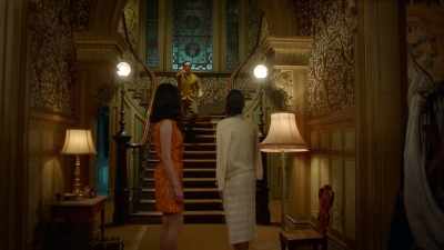 Violetta! Violetta!
Oh, hello. - Ms Fisher's Modern Murder Mysteries