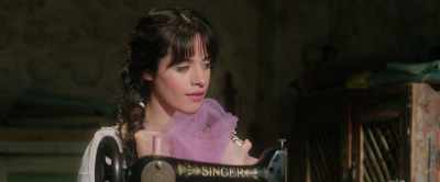 -VIVIAN: Cinderella!
-STEPSISTERS: Cinderella! - Cinderella