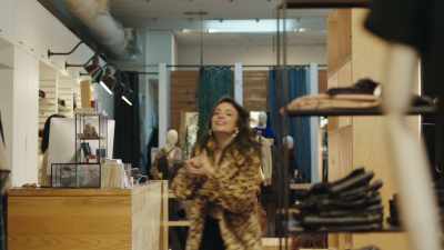 (voice mail):
Hi there. Uh,
this is Anja Jacobs, - High Maintenance