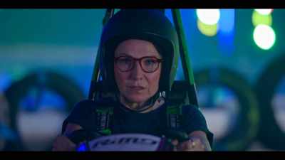 VOICE OVER LOUDSPEAKER:
Drivers, get ready! - Bump