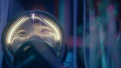 [voice singing echoes]
♪ Au clair de la lune - The Astronauts