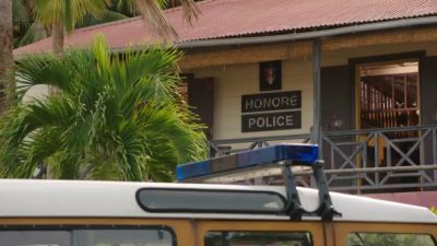 VOICEMAIL:This is Siobhan's
phone. - Death in Paradise