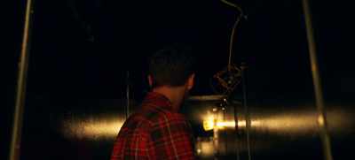 [voices echoing] - Wreck