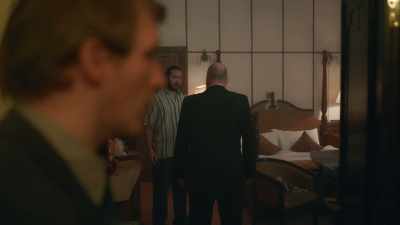 (voices shouting) - Liverpool Narcos