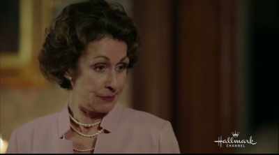 - Voou num avião privado?
- Não posso dizer que sim. - Royally Ever After