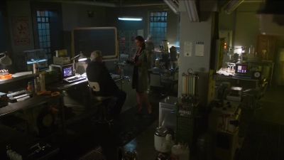 VOSTOK: I brought you
something to eat, Professor. - DC's Legends of Tomorrow
