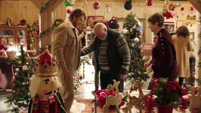 - Vou passar mal, pai, cuidado.
- Você cresceu. - 'Tis the Season to be Merry
