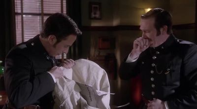 W... w... wait! - Murdoch Mysteries