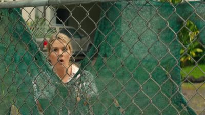 W-Whoa. It's okay. - NCIS: Hawai'i