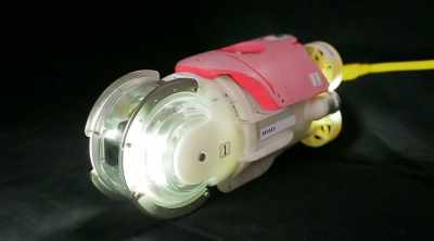 Wade: EVENTUALLY, DESIGNERS COME
UP WITH AN UNDERWATER ROBOT - Mysteries of the Deep