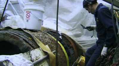 Wade:
If researchers can identify
how these men died, - Mysteries of the Deep