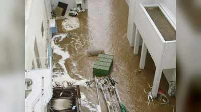 Wade: NOT ONLY DID WATER
CAUSE UNTOLD DAMAGE - Mysteries of the Deep