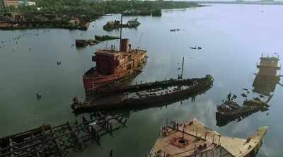 Wade: Under maritime law,
it's finders keepers. - Mysteries of the Deep