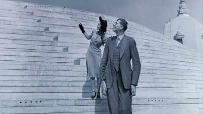 - Wadlow gets lots of attention - The UnBelievable with Dan Aykroyd