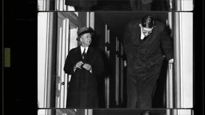 - Wadlow hopes to have
a full-blown career - The UnBelievable with Dan Aykroyd