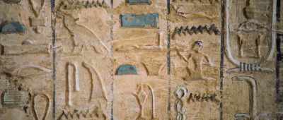 Wahtye dedicates a song… - Secrets of the Saqqara Tomb