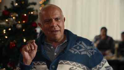 Wait a minute, are
you Margaret O'Brien? - Christmas with the Singhs