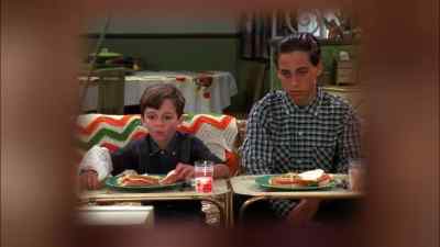 Wait a minute.
Dad was there when I broke my arm. - Everybody Loves Raymond