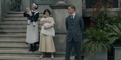 Wait. Are you olivia
or am I? - Flowers in the Attic: The Origin