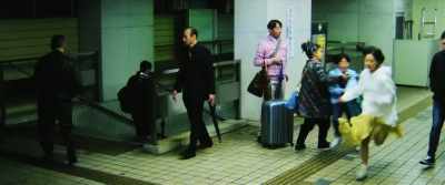 - Wait!
- Four children on the platform! - We Are Little Zombies
