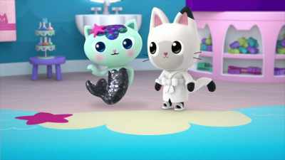 Wait! [giggles] Pandy,
there's a way to bring the scale to us. - Gabby's Dollhouse