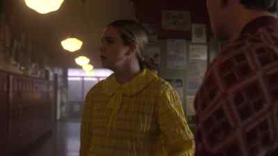 - Wait, you hear that?
- Clarice... - Pretty Little Liars: Original Sin