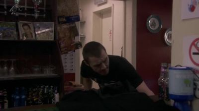 Wait here, mate. - Shameless
