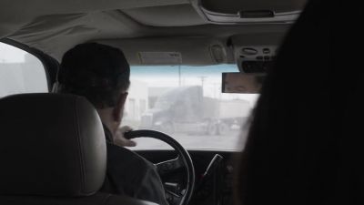 Wait here. - Fear the Walking Dead