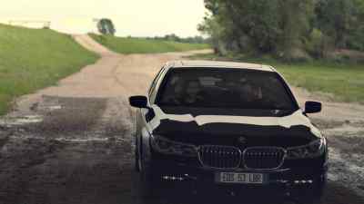 - Wait here. - Strike Back