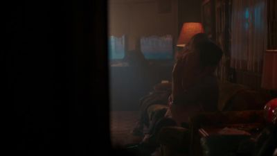 -Wait, I need to tell you something.
-What? What is it? - Riverdale