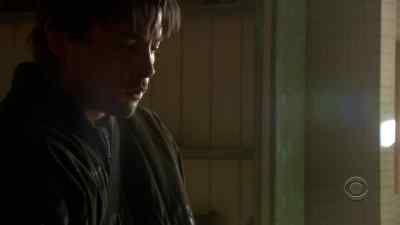 Wait, I see something. - Jericho
