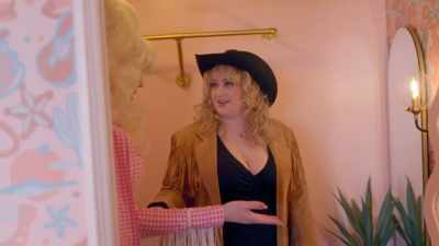 Wait, like, this is nicer
than my home. - Trixie Motel