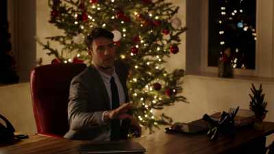 Wait, look, I know this
may look bad, but it's-- - Six Degrees of Santa