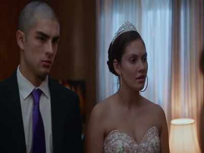 Wait. Maybe we can get Jasmine
to come back. She's crazy strong. - On My Block
